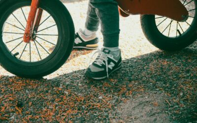 Jak nauczyć dziecko jeździć na rowerze i utrzymać równowagę?