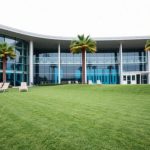 Gdzie na basen w Kołobrzegu? Najlepsze miejsca i atrakcje