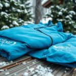 Jaka kurtka na narty? Poradnik jak wybrać idealny model
